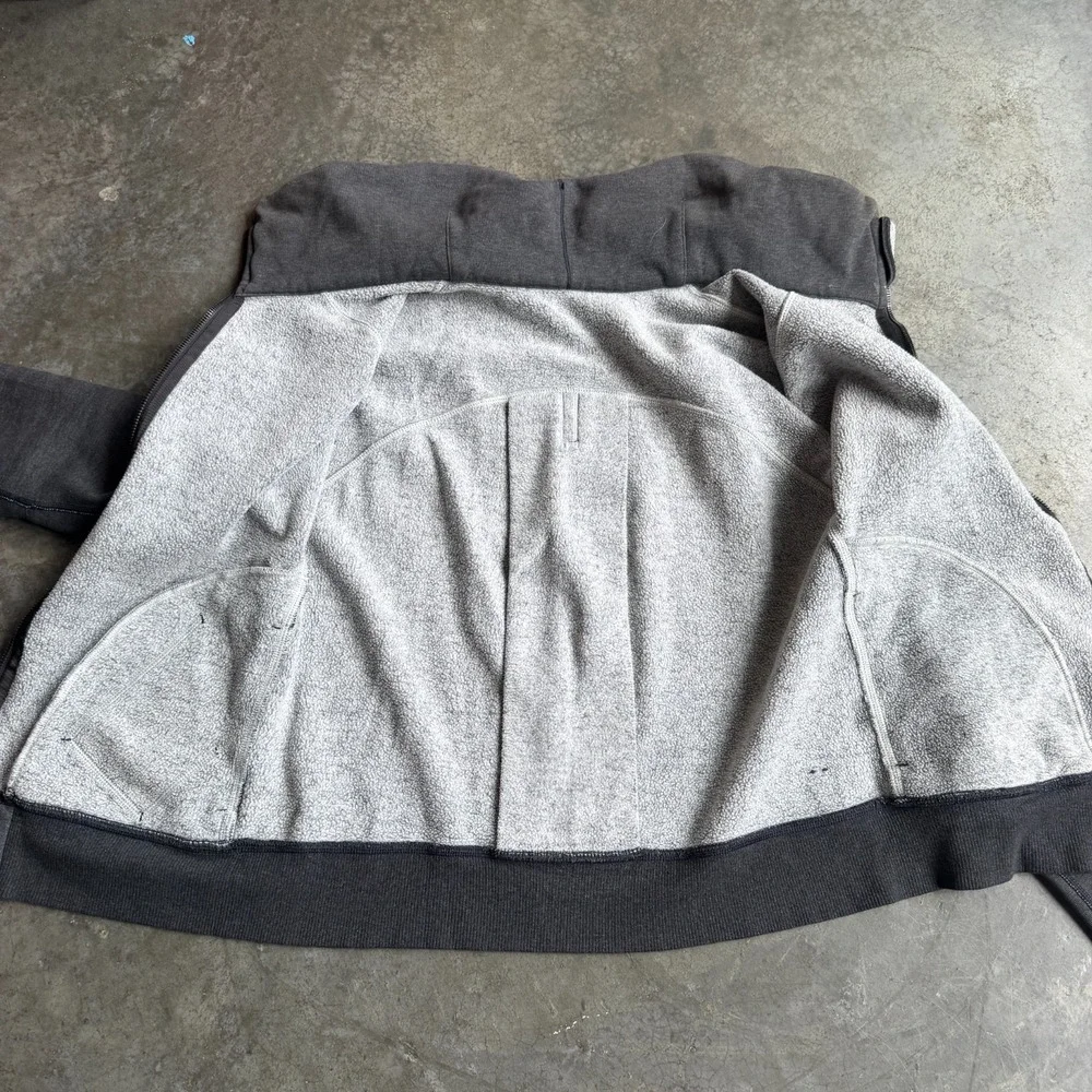 Lululemon Hug it Out Jacket Charcoal Gray Activewear Womens 18x22 Yoga Training